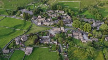 Buckden Village 'ın çarpıcı hava manzarası Yorkshire Dales Ulusal Parkı' na yerleştirildi.