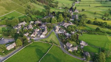 Buckden Village 'ın çarpıcı hava manzarası Yorkshire Dales Ulusal Parkı' na yerleştirildi.