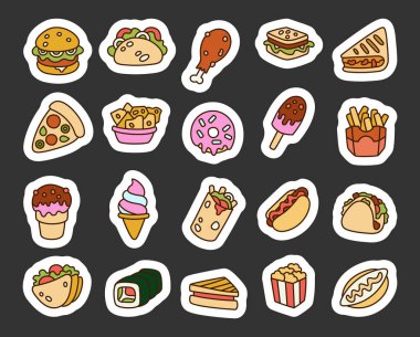 Hamburgerler, takolar, sandviçler, patatesler, pizzalar, tatlılar dahil olmak üzere lezzetli atıştırmalıklarla dolu fast food seti.