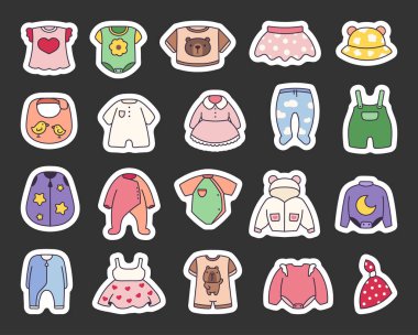 Şirin karikatür bebek kıyafetleri ve aksesuarları içinde tulumlar, tulumlar, tişörtler, elbiseler, ceketler, şapkalar, önlükler, tulumlar, pantolonlar ve şapkalar