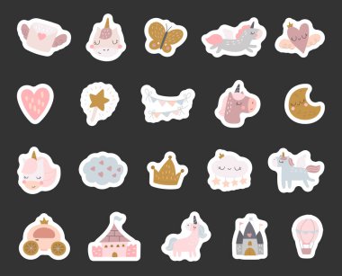 Sihirli karikatür sahneleri için yaratılan peri masalı fantezi nesnesi ve karakter İskandinav tarzı sette kaleler, tek boynuzlu atlar, taçlar, kalpler, bulutlar, hayvanlar, yıldızlar, kanatlar, zarf