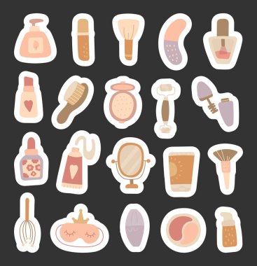 Makyaj, masaj, rahatlama, tırnak bakım, köpük yıkama ve günlük güzellik rutinlerini içeren İskandinav tarzı makyaj malzemeleri ve hijyen ürünleri.