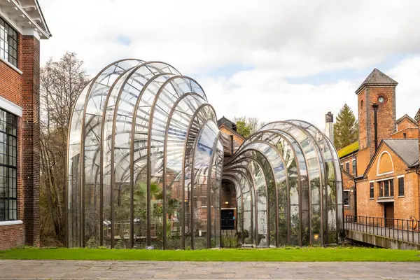 Laverstoke Mill, Whitchurch, Hampshire, İngiltere. 25.02.25 Bombay Sapphire damıtma evi. Yüksek kalite fotoğraf