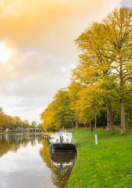 Kanal Mit Schiffen Historischen Prinsentuin Park Leeuwarden Niederlande — Stockfoto