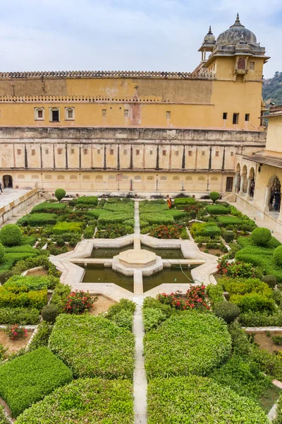 stock image Garden at the Central courtyard of the Amer Fort in Jaipur, India