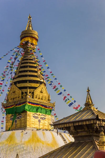 Techo Oro Banderas Oración Estupa Swayambhunath Katmandú Nepal — Foto de Stock