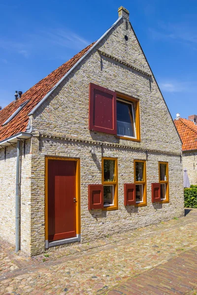 要塞の町のカラフルな古い家オランダのBurtange — ストック写真