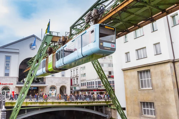 Historic Suspended Monorail Leaving Central Station Wuppertal Germany — Stock Photo, Image