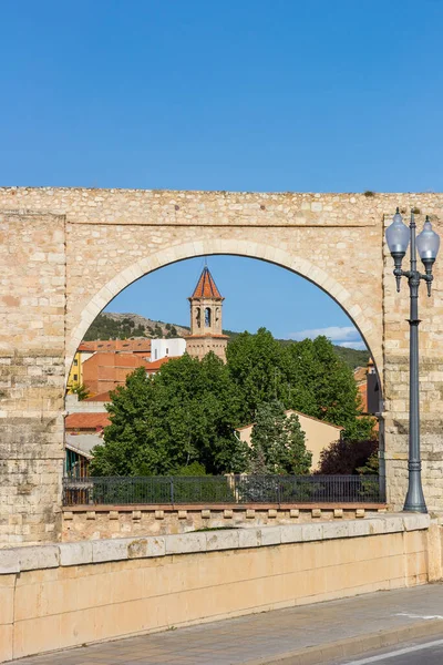 Arco Aqueduto Com Igreja Salvador Teruel Espanha — Fotografia de Stock