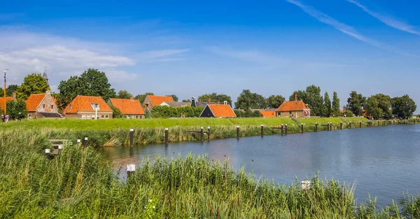 Panorama Petites Maisons Historiques Derrière Digue Enkhuizen Pays Bas — Photo