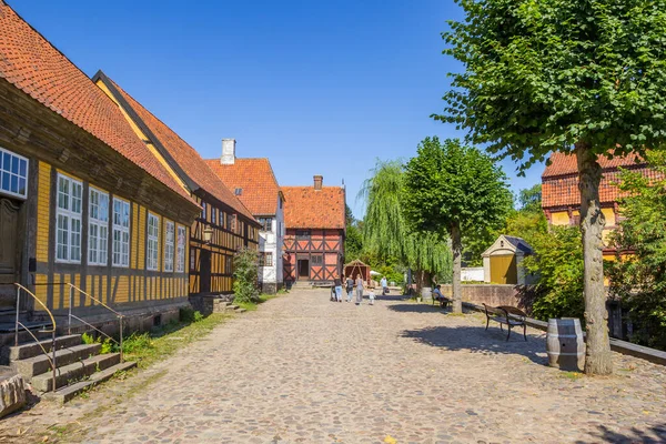 Kopfsteinpflasterstraße Mit Historischen Häusern Der Altstadt Von Aarhus Dänemark Stockbild