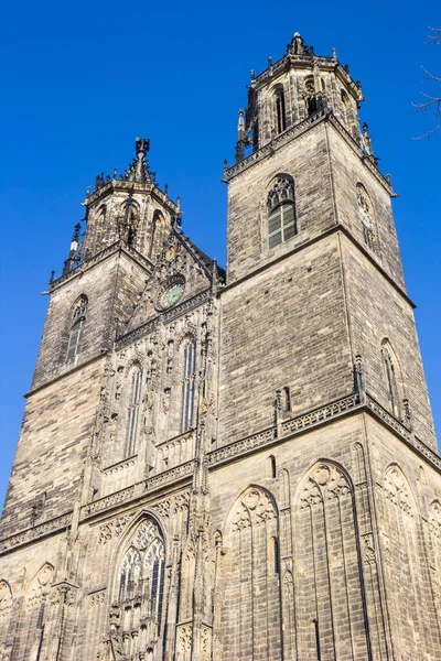 ドイツのマクデブルクにある歴史的なドム教会の塔 — ストック写真