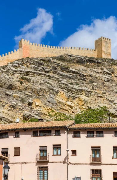 Torres Histórico Muro Defesa Sobre Casas Albarracin Espanha — Fotografia de Stock
