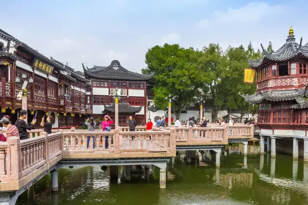 stock image Zigzag causeway leading to the tea house in historic Shanghai, China