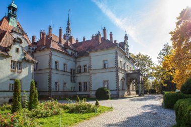 Kont Schoenborn Batı Ukrayna Şatosu, Sonbahar.
