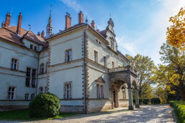 Kont Schoenborn Batı Ukrayna Şatosu, Sonbahar.