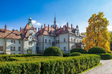 Kont Schoenborn Batı Ukrayna Şatosu, Sonbahar.