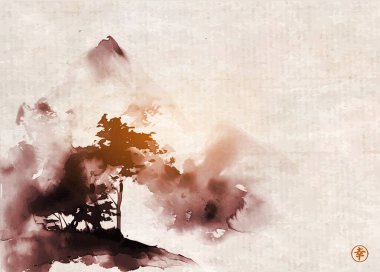 Orman ağaçlarıyla kaplı puslu bir dağ. Geleneksel Japon mürekkep boyası. Klasik arka planda sumi-e. Hiyeroglif- mutluluk.
