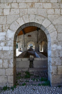 Boville Ernica 'da eski bir çamaşırhane, Frosinone eyaletinin tarihi bir kasabası..