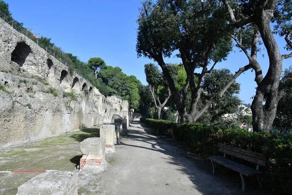 Uma Avenida Dos Antigos Banhos Romanos Baia Perto Nápoles Itália — Fotografia de Stock