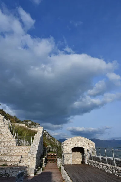 Rzymski Amfiteatr Wysoko Górze Pietravairano Wioska Prowincji Caserta Włochy — Zdjęcie stockowe