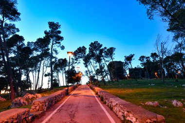 İtalya 'nın Caserta kentinin ortaçağ semtindeki halk parkı..