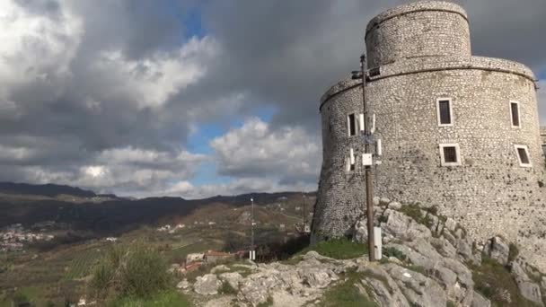Una Antigua Torre Paisaje Montesarchio Pequeño Pueblo Provincia Benevento Italia — Vídeos de Stock