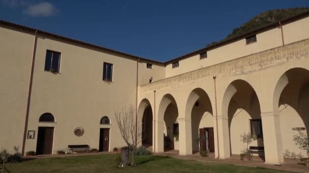 Cloister Medieval Monastery San Magno Lazio Region — Stock video