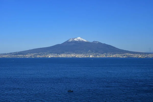 Vesuvius Volcano Stands Out Gulf Naples Landscape Town Vico Equense Stockbild