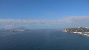 Bacoli Körfezi 'nin panoramik manzarası, İtalya' nın Campania bölgesinde bir kasaba...