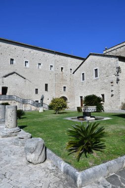 Roma, İtalya yakınlarındaki bir ortaçağ manastırı olan Casamari Manastırı..