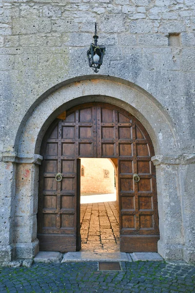Вход Аббатство Казамари Монументальный Средневековый Монастырь Расположенный Недалеко Рима Италия — стоковое фото