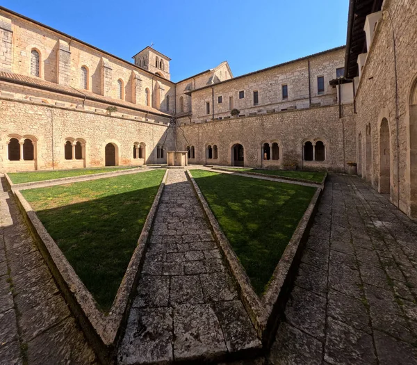 Claustro Abadía Casamari Monasterio Medieval Situado Cerca Roma Italia — Foto de Stock