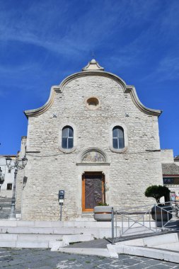 Pietramontecorvino 'da küçük bir kilise, İtalya' nın Puglia eyaletinde bir ortaçağ köyü..