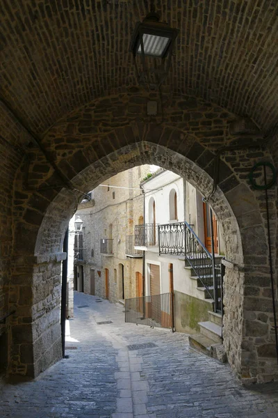 Eine Enge Gasse Zwischen Den Alten Häusern Von Pietramontecorvino Einem — Stockfoto