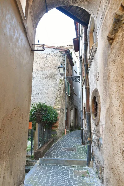Uma Rua Estreita Entre Casas Velhas Pofi Uma Cidade Medieval — Fotografia de Stock