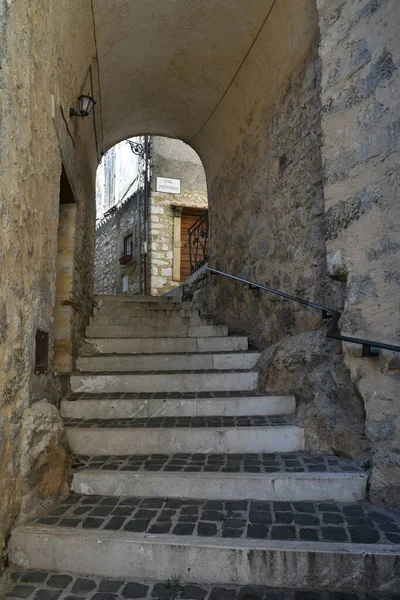 Ένας Στενός Δρόμος Ανάμεσα Στα Παλιά Σπίτια Του Torre Cajetani — Φωτογραφία Αρχείου