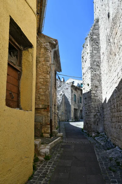 Uma Rua Estreita Entre Antigas Casas Torre Cajetani Uma Cidade — Fotografia de Stock