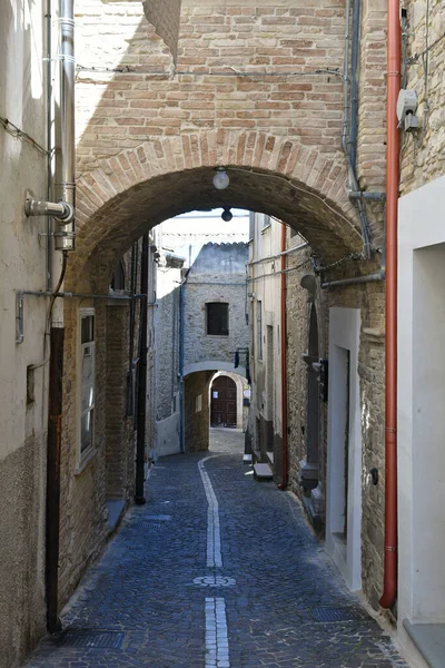 Wąska Uliczka Wśród Starych Domów Biccari Historycznego Miasta Stanie Puglia — Zdjęcie stockowe