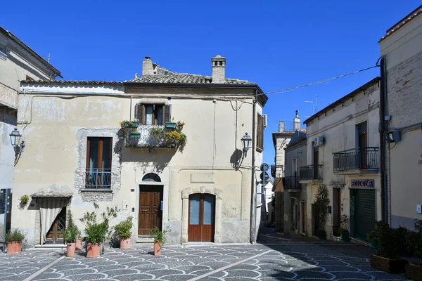 Een Smalle Straat Tussen Oude Huizen Van Biccari Een Historische — Stockfoto