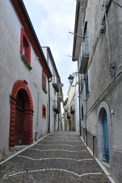 Een Smalle Straat Tussen Oude Huizen Van San Lupo Een — Stockfoto