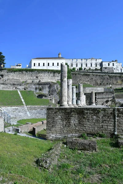 Αρχαίο Ρωμαϊκό Θέατρο Της Sessa Aurunca Μια Παλιά Πόλη Στην — Φωτογραφία Αρχείου