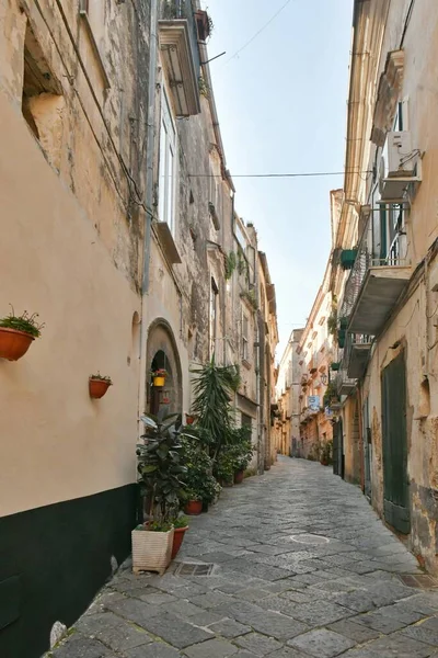 Úzká Ulice Mezi Starými Domy Sessa Aurunca Malé Město Caserta — Stock fotografie