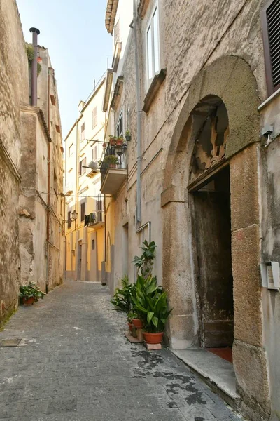 Úzká Ulice Mezi Starými Domy Sessa Aurunca Malé Město Caserta — Stock fotografie