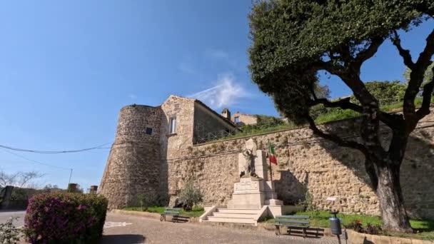 Náměstí Klenutým Vchodem Středověkém Městě Sessa Aurunca Provincii Caserta Itálie — Stock video