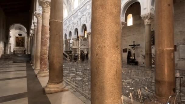 Εσωτερικό Του Αρχαίου Ρωμανικού Καθεδρικού Ναού Της Sessa Aurunca Μιας — Αρχείο Βίντεο