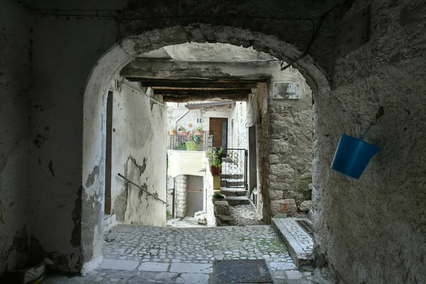 Ένας Στενός Δρόμος Ανάμεσα Στα Παλιά Σπίτια Της Guardia Sanframondi — Φωτογραφία Αρχείου