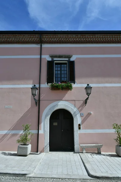 Homlokzat Egy Jellegzetes Ház Város Cerreto Sannita Tartomány Benevento Olaszország — Stock Fotó
