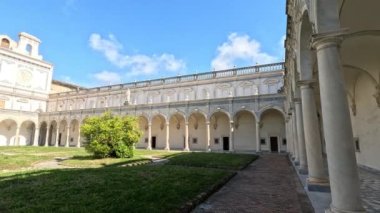 Napoli 'nin en üst manzarası, Akdeniz' e bakan tarihi bir şehir, İtalya..