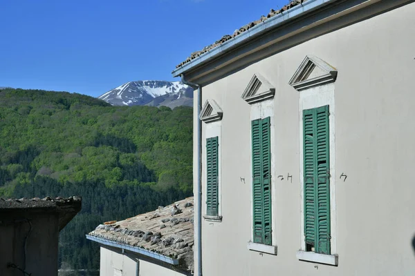 Janelas Com Vista Panorâmica Das Montanhas Abruzzo Aldeia Rivisondoli Itália — Fotografia de Stock